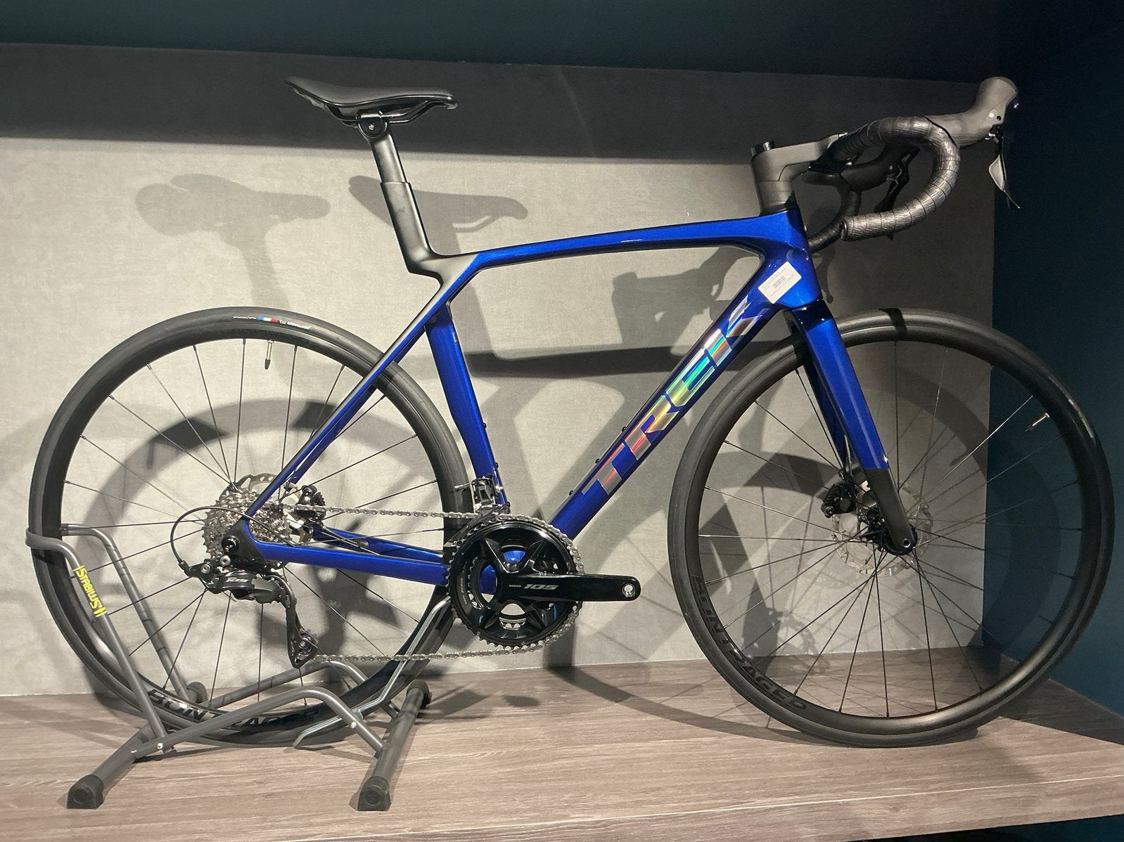 Trek Madone SL 5 Gen 8 maat ML, Fietsen en Brommers, Overige merken, 28 inch, Carbon, Nieuw