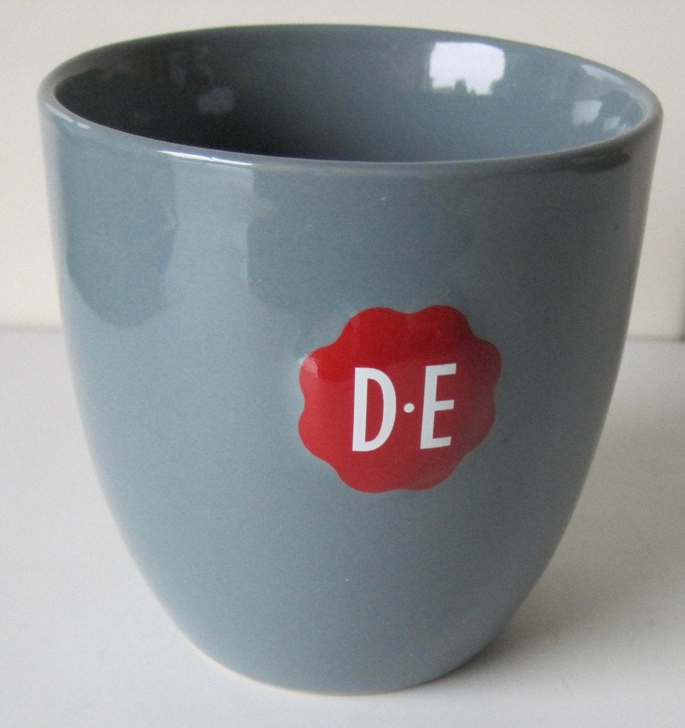 Grijze koffiemok van DE - Douwe Egberts - puntgaaf, Huis en Inrichting, Keuken | Servies, Overige typen, Ophalen of Verzenden