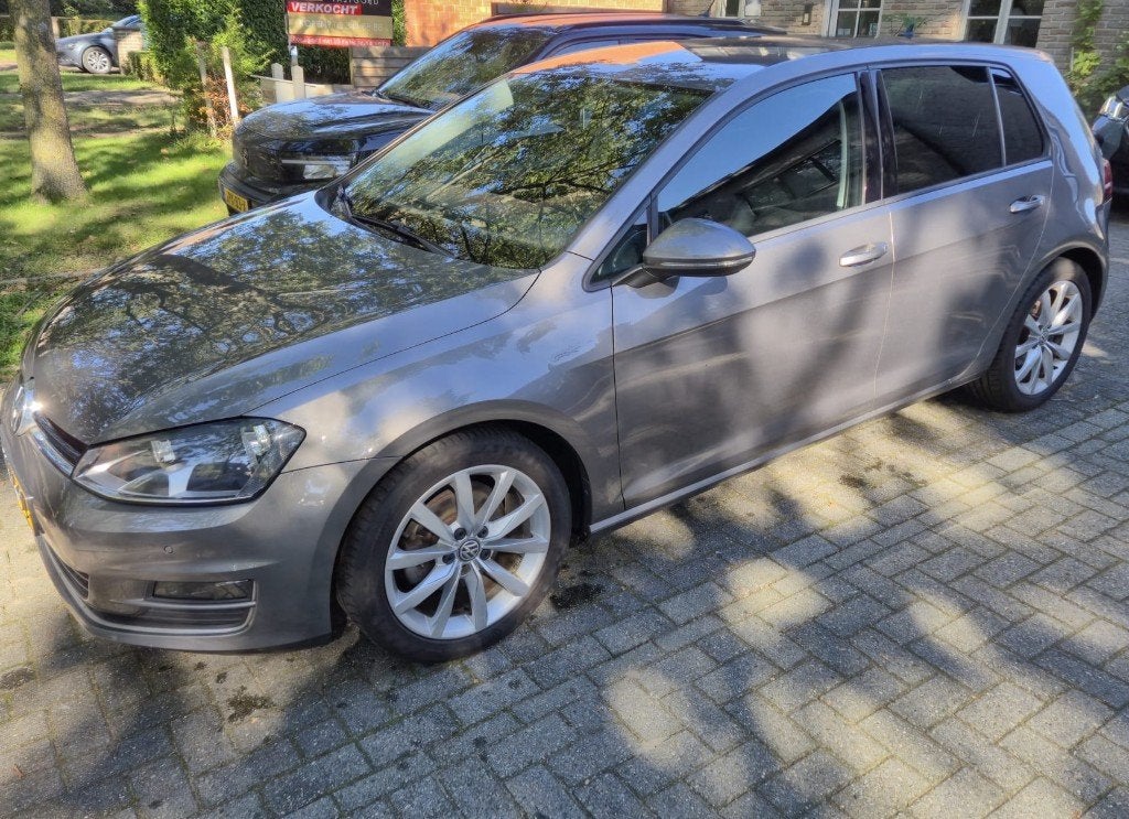 VW Golf 1.2 TSI Business | ErgoActive | Camera | VW-onderh., Auto's, Voorwielaandrijving, Zwart, 4 cilinders, 49 €/maand