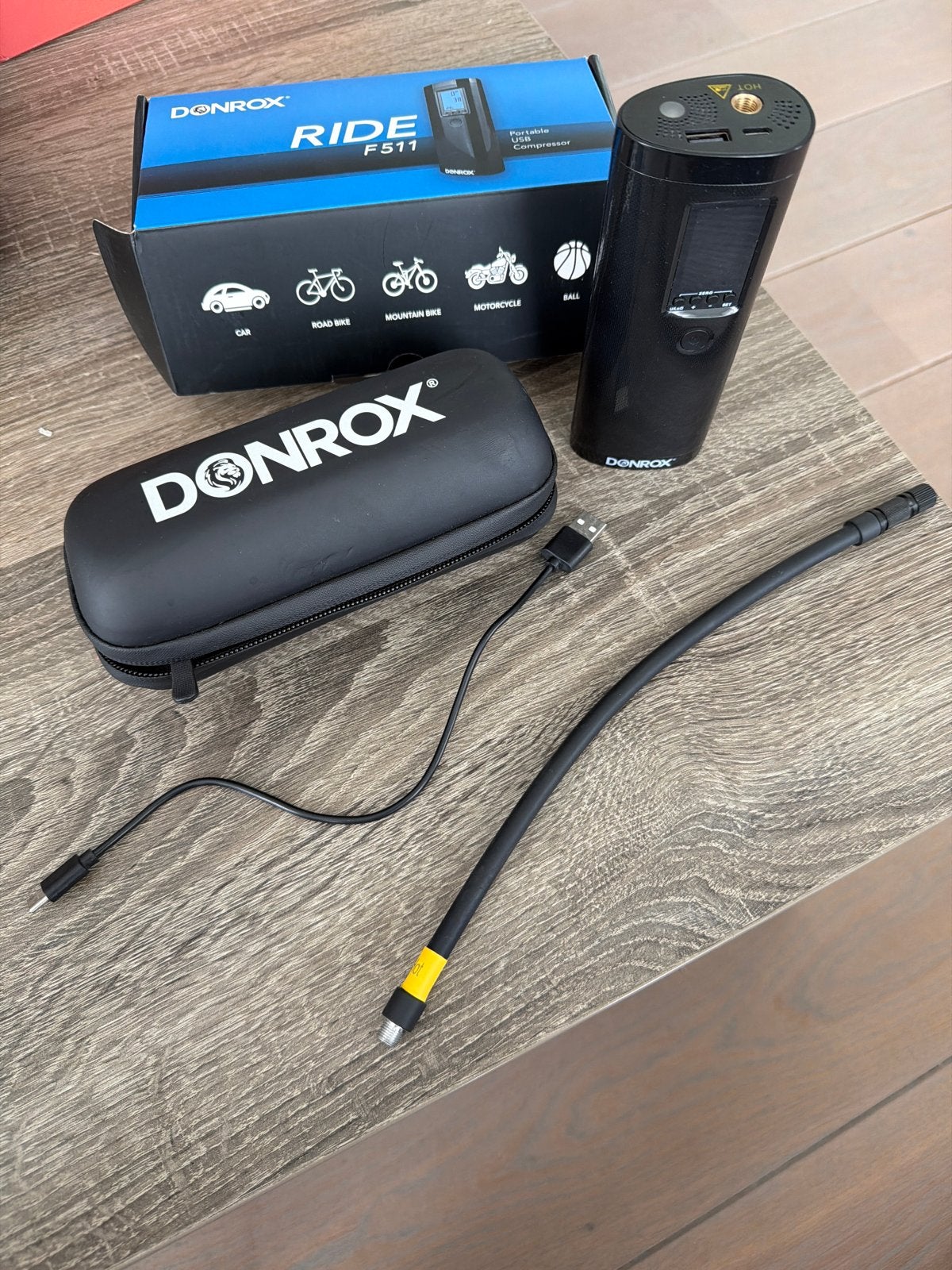 Donrox Ride F511 Draagbare Elektrische Luchtpomp, Ophalen, Drukmeter, Zo goed als nieuw