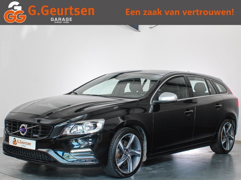 Volvo V60 1.6 T3 R-Design Trekhaak, Navigatie, PDC, Cruise C, Auto's, Volvo, Gebruikt, Zwart, 4 cilinders, 150 pk