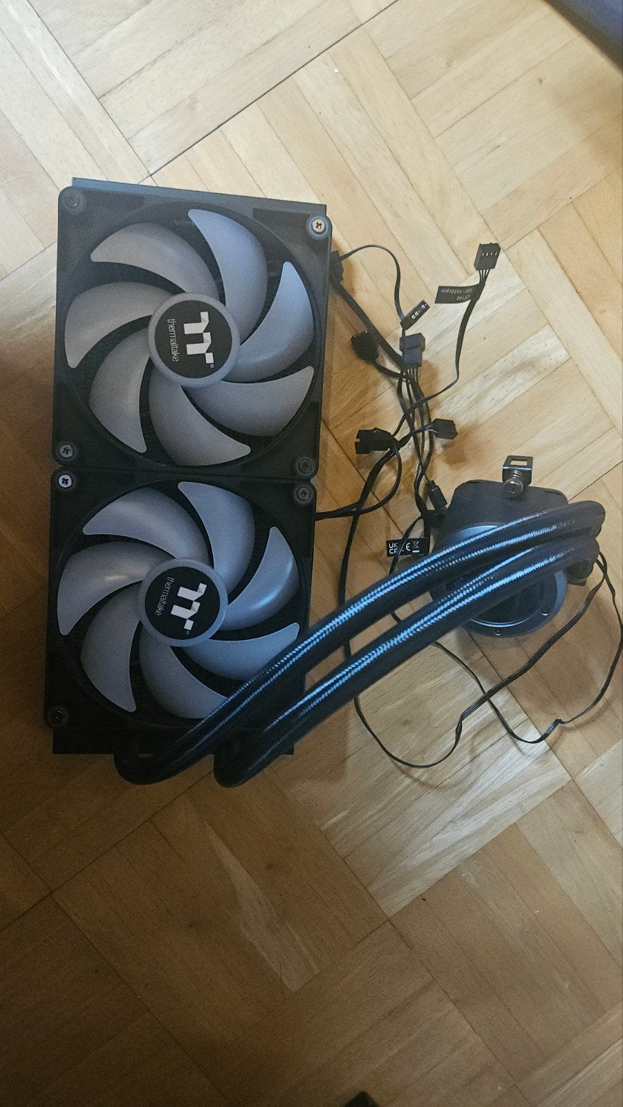 thermaltake TH280 V2 rgb AIO. GRATIS., Computers en Software, Ophalen, Gebruikt, Waterkoeling