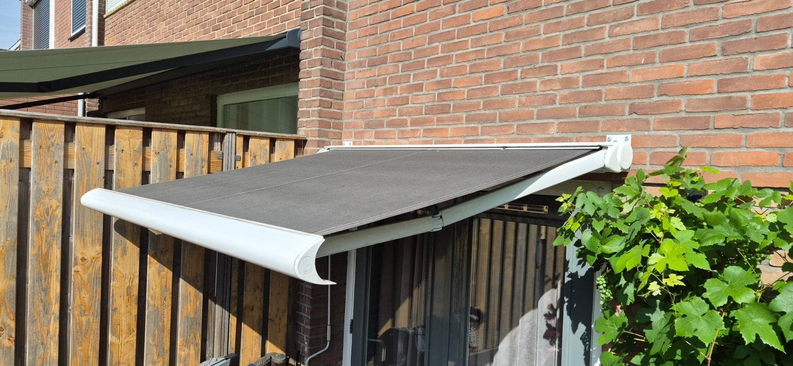 Brustor zonnescherm 2m breed, 1.4m uitval, antraciet doek, Tuin en Terras, Ophalen, Gebruikt, Minder dan 250 cm, Knikarmscherm