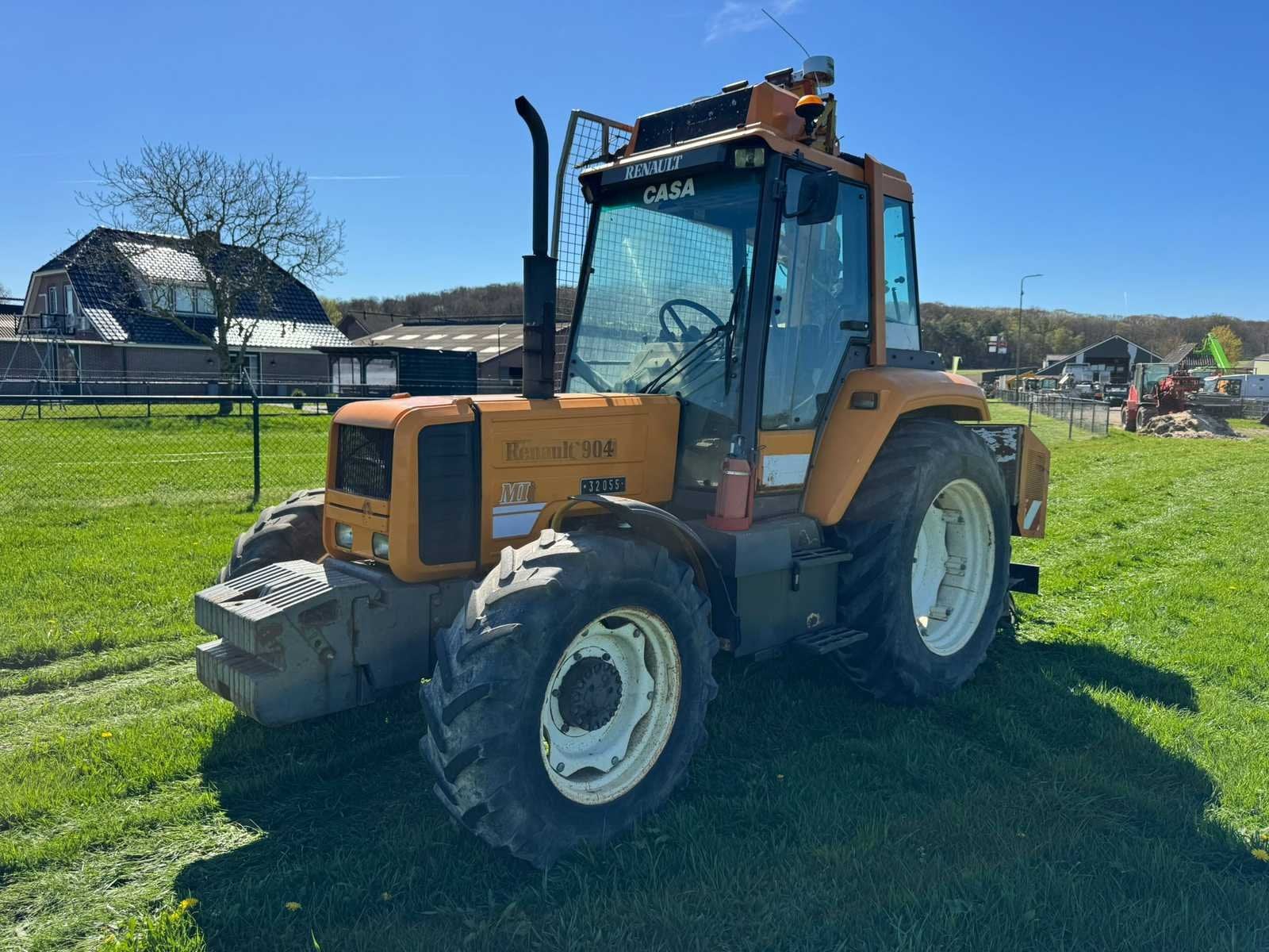 Renault 904 Tweewielaangedreven landbouwtractor met Klepel m, Gebruikt, Renault