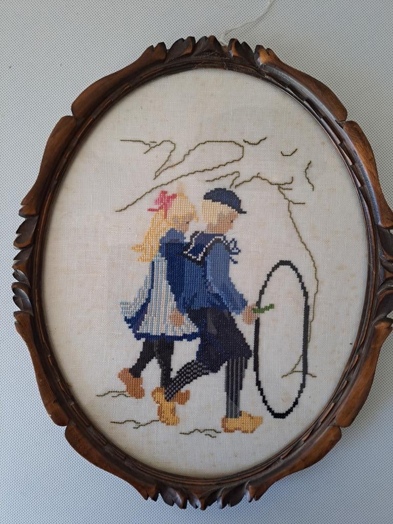 Vintage Borduurwerk ot en sien  met Hoepel in Houten Li, Antiek en Kunst, Antiek | Kleden en Textiel, Ophalen of Verzenden