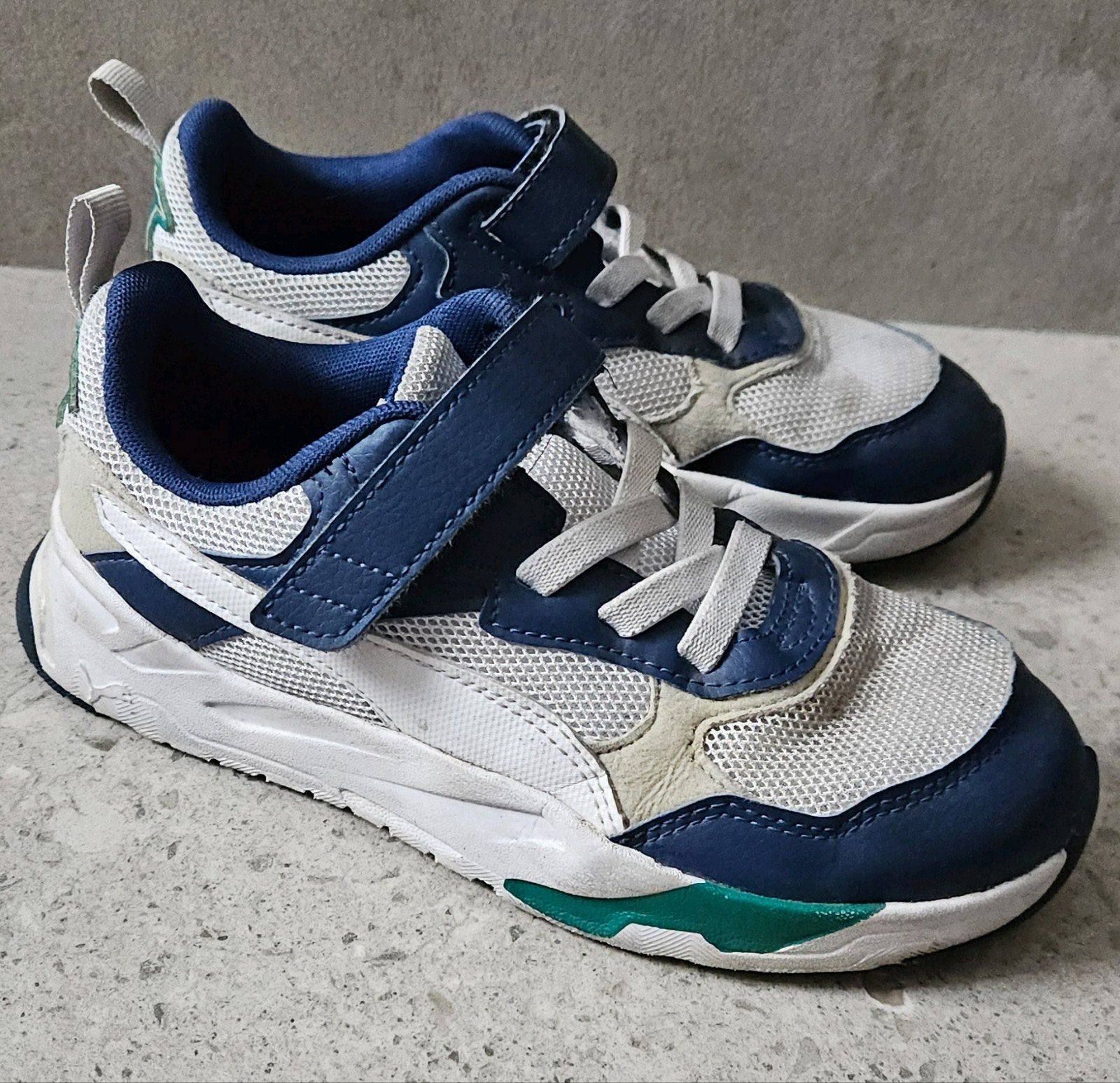 Puma sneakers wit met groen/blauw mt 34, Ophalen of Verzenden, Jongen, Schoenen