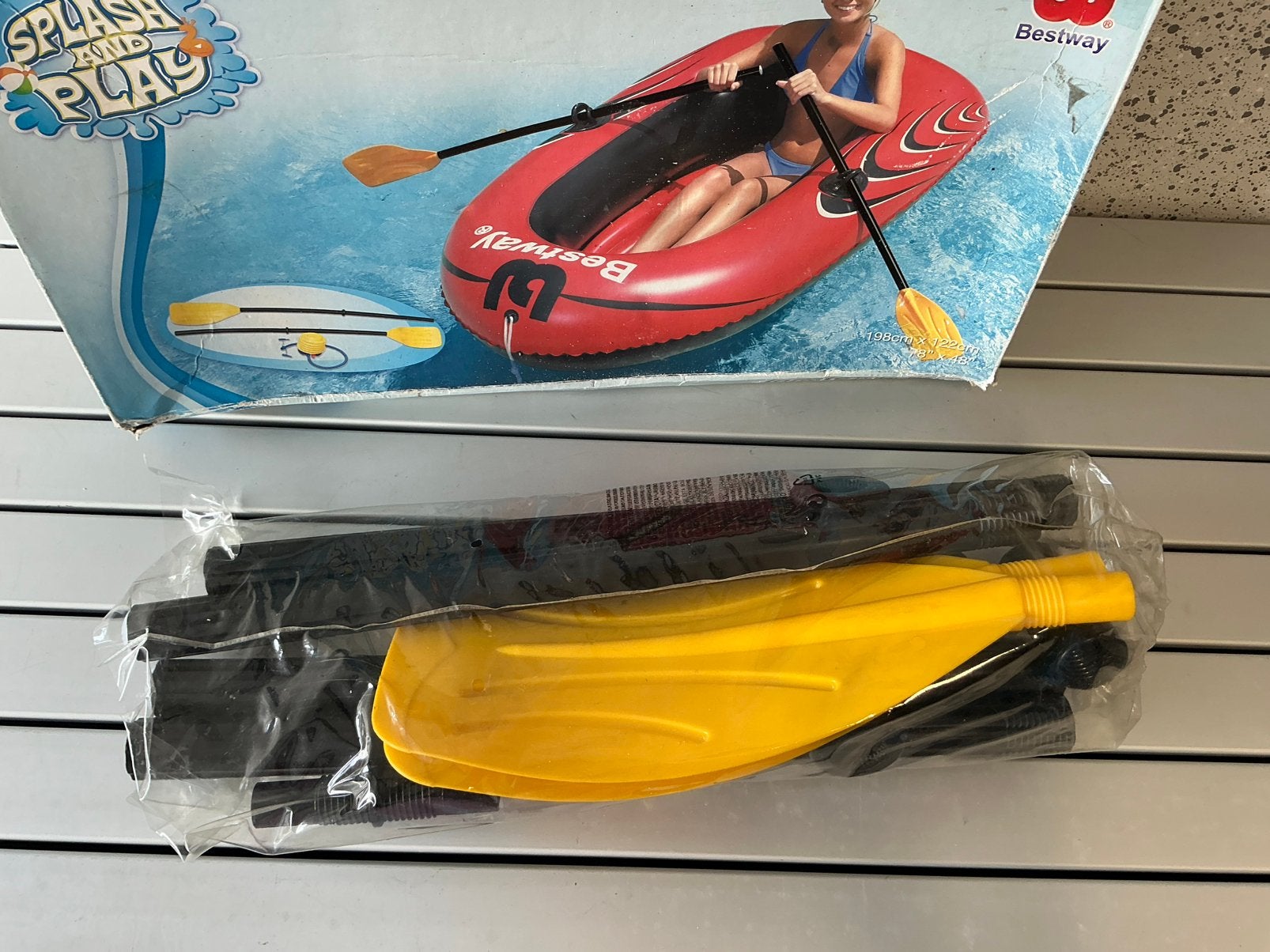 Bestway opblaasboot met peddels, Ophalen of Verzenden, Gebruikt