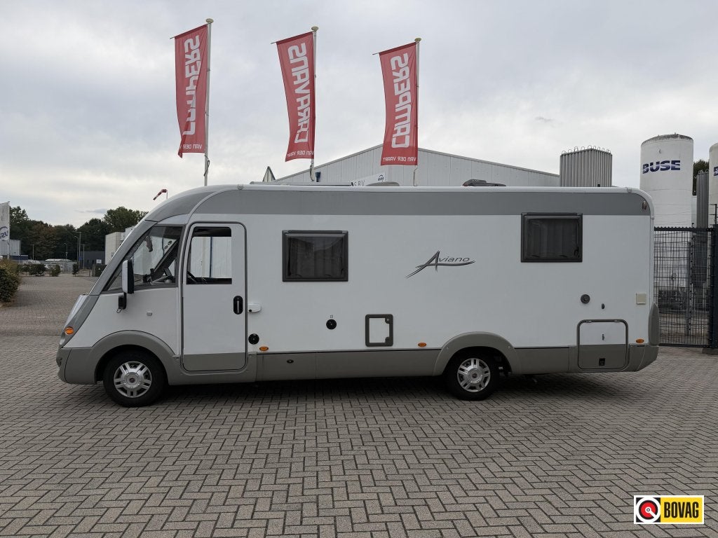 Bürstner Aviano I 725 Queensbed, Caravans en Kamperen, Integraal, Fiat, Bedrijf, Koelkast