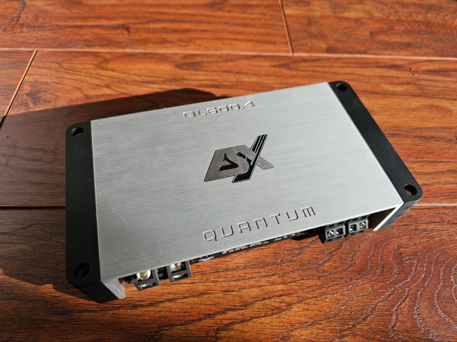 ESX Quantum QL600.4 Versterker, Ophalen of Verzenden