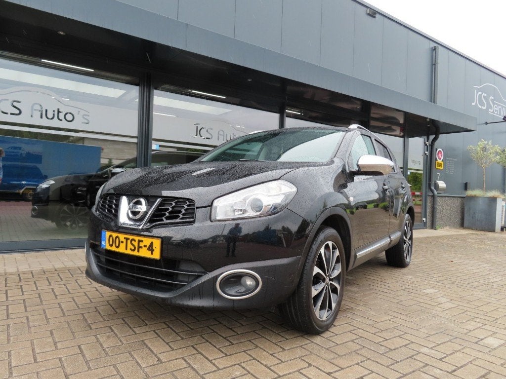 Nissan QASHQAI 1.6 Connect Ed. Ecc Cruise Navi Pano Trekhaak, Gebruikt, 1225 kg, 4 cilinders, Zwart