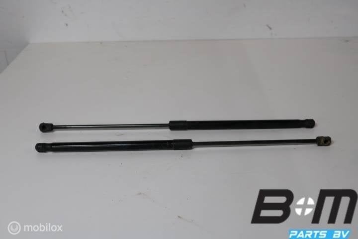 Set gasdrukveren achterklep Skoda Fabia 3 Combi 6V9827550A, Gebruikt