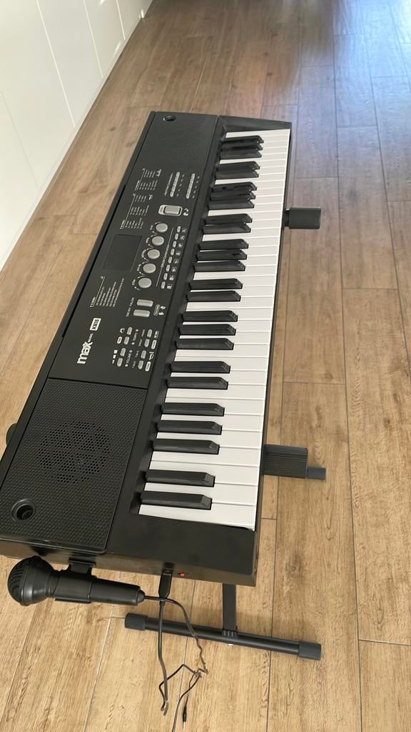 Goed keyboard met standaard en microfoon, als nieuw!, Ophalen, Zo goed als nieuw