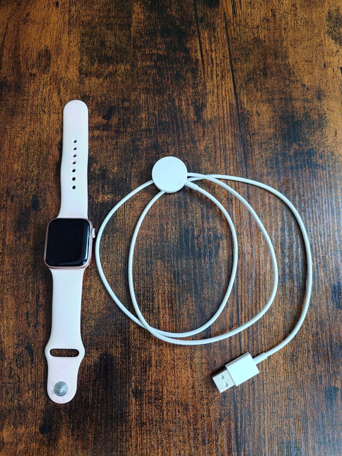 Apple Watch Series 5 (40mm) met roze bandje en oplader, Ophalen, IOS, Zo goed als nieuw, Apple
