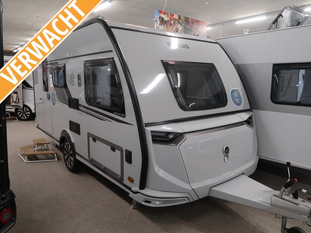 Knaus Sudwind Black Selection 420 QD COMPACT EN GROTE KEUKEN, Treinzit, Tot en met 3, 5 tot 6 meter, Knaus