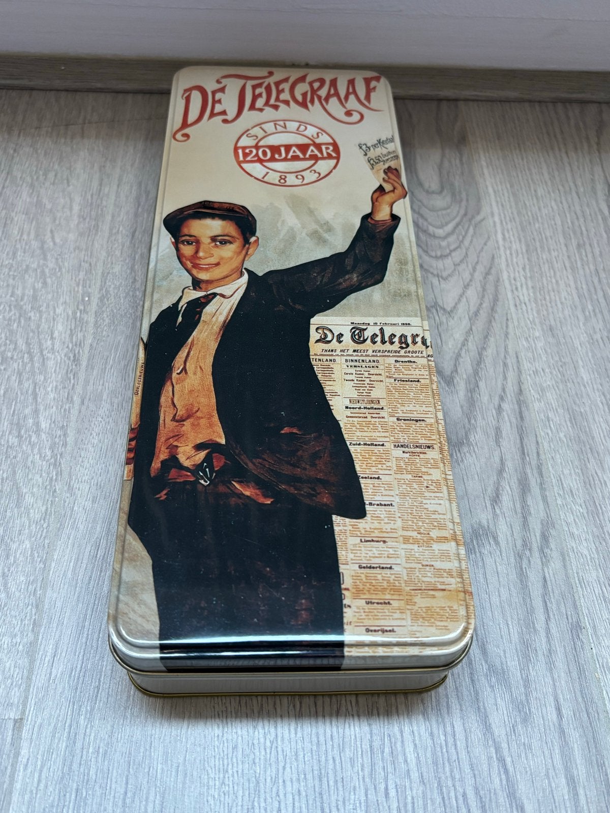 De Telegraaf Blikken Doos - Sinds 1893, Ophalen of Verzenden, 1980 tot heden, Nederland, Krant