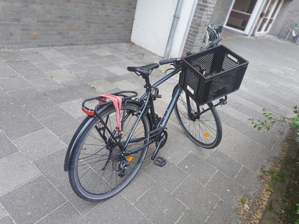 Stevige stadsfiets met voordrager en mand, Fietsen en Brommers, Fietsen | Heren | Herenfietsen, Ophalen of Verzenden, Gebruikt