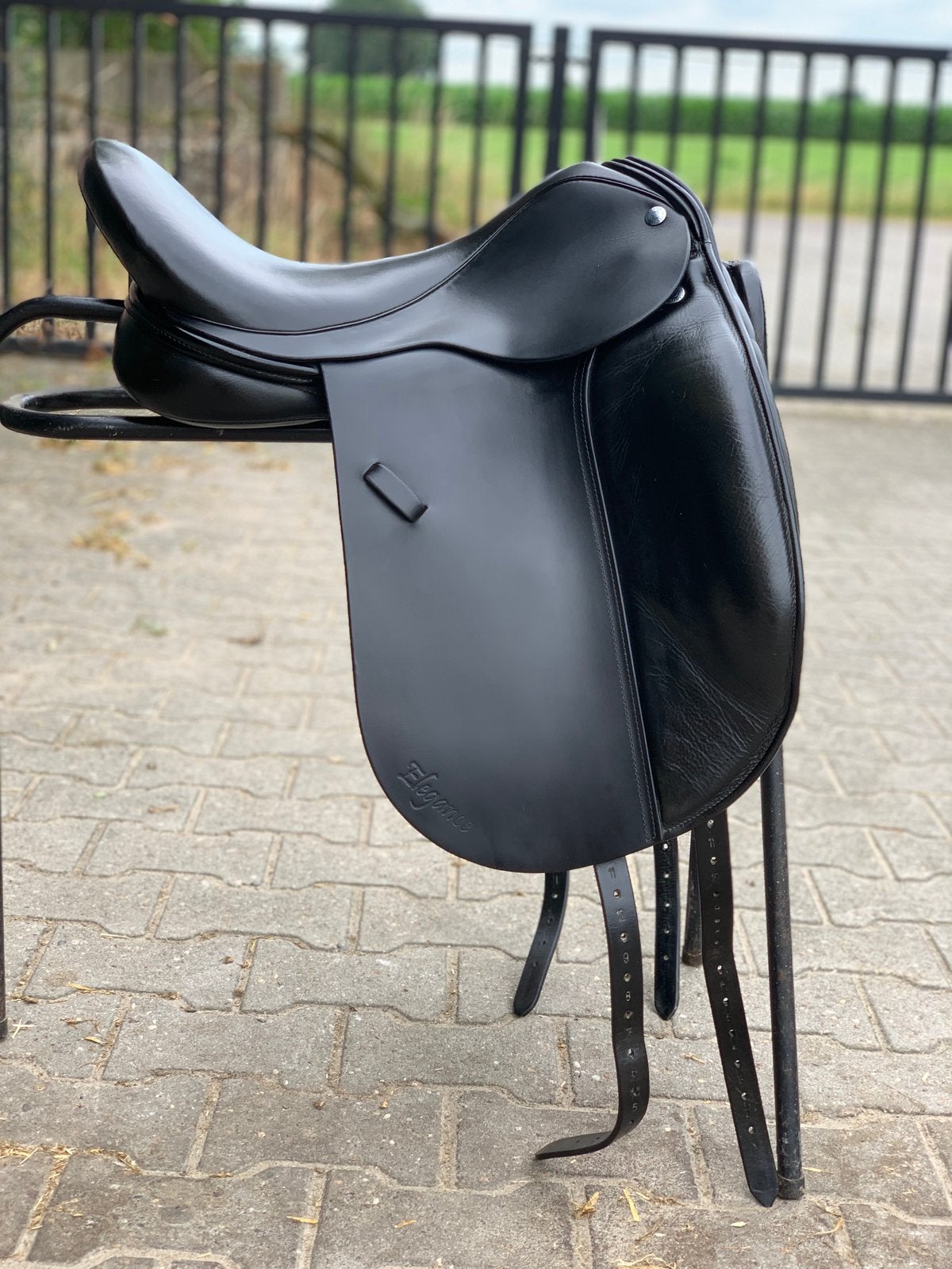 Frank Baines Elegance 17inch MW boom, Dieren en Toebehoren, Paarden en Pony's | Zadels, Ophalen, Dressuur, Overige merken, M (17 inch)