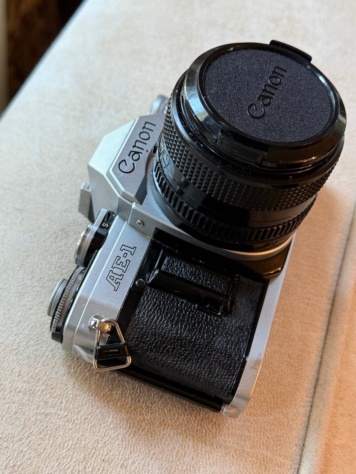 Canon AE-1 analoge camera met 28mm lens, Ophalen of Verzenden, Gebruikt, Spiegelreflex, Canon