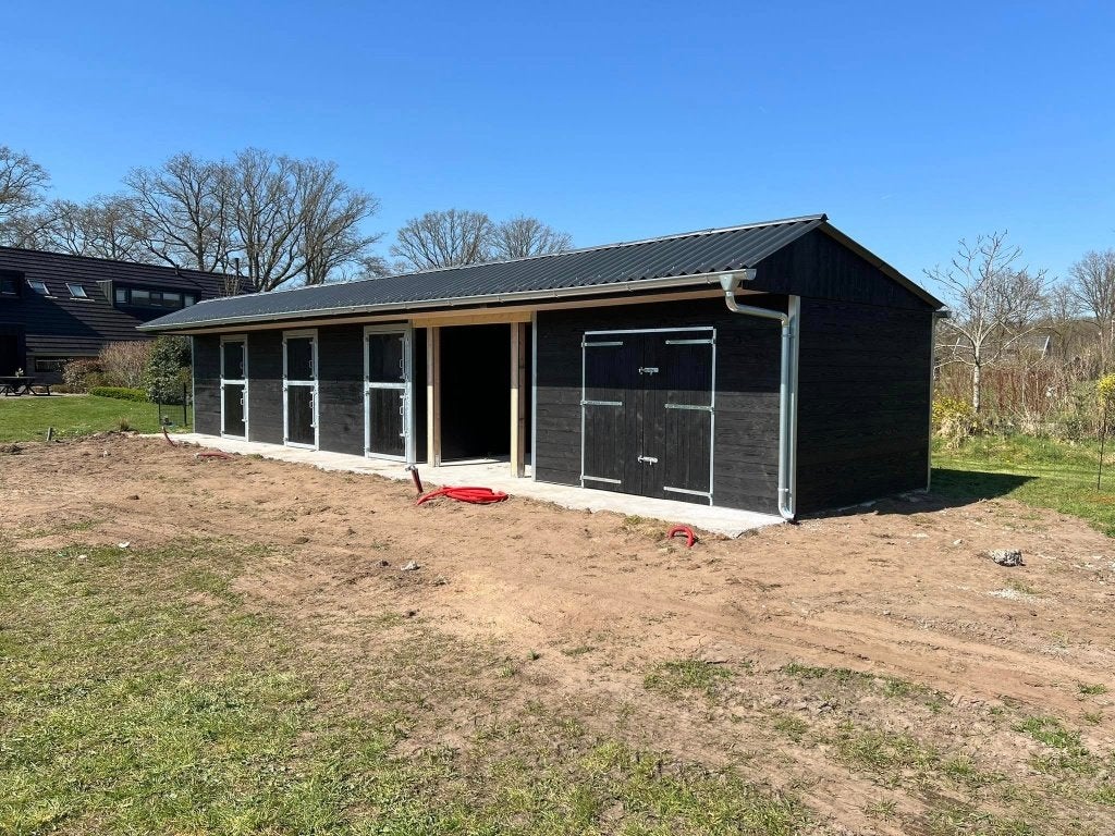 Dubbelwandige paardenstallen