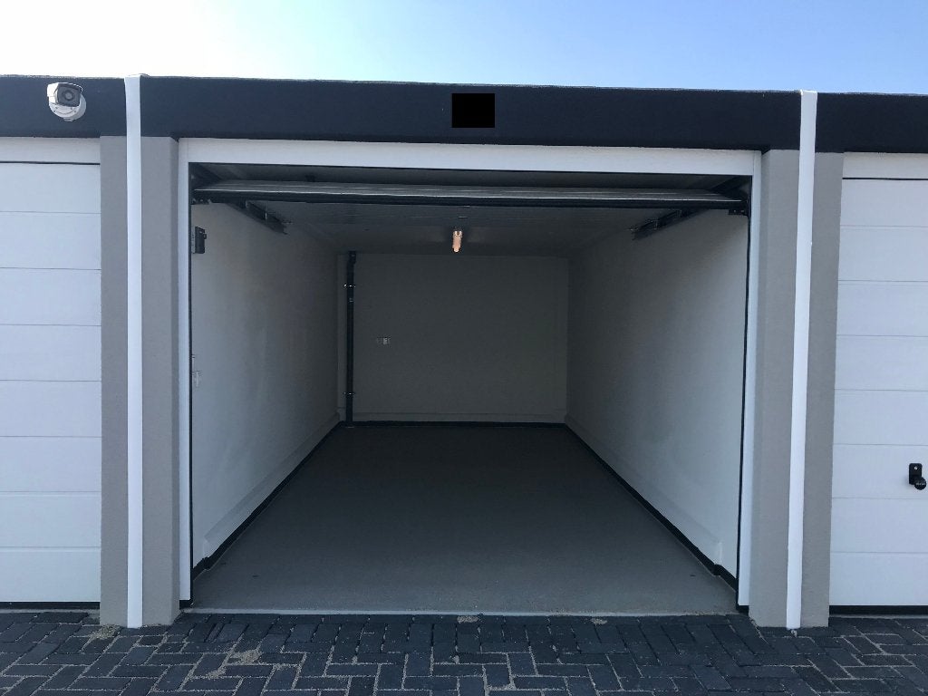 Te koop garagebox/bedrijfsruimte in Waalwijk