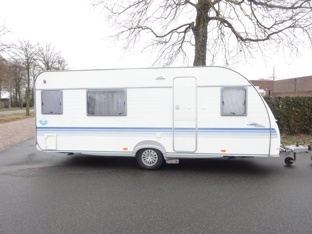 Adria Adora 542 Enkele Bedden + Mover, Caravans en Kamperen, Caravans, Rondzit, Bedrijf, Schokbreker, Adria