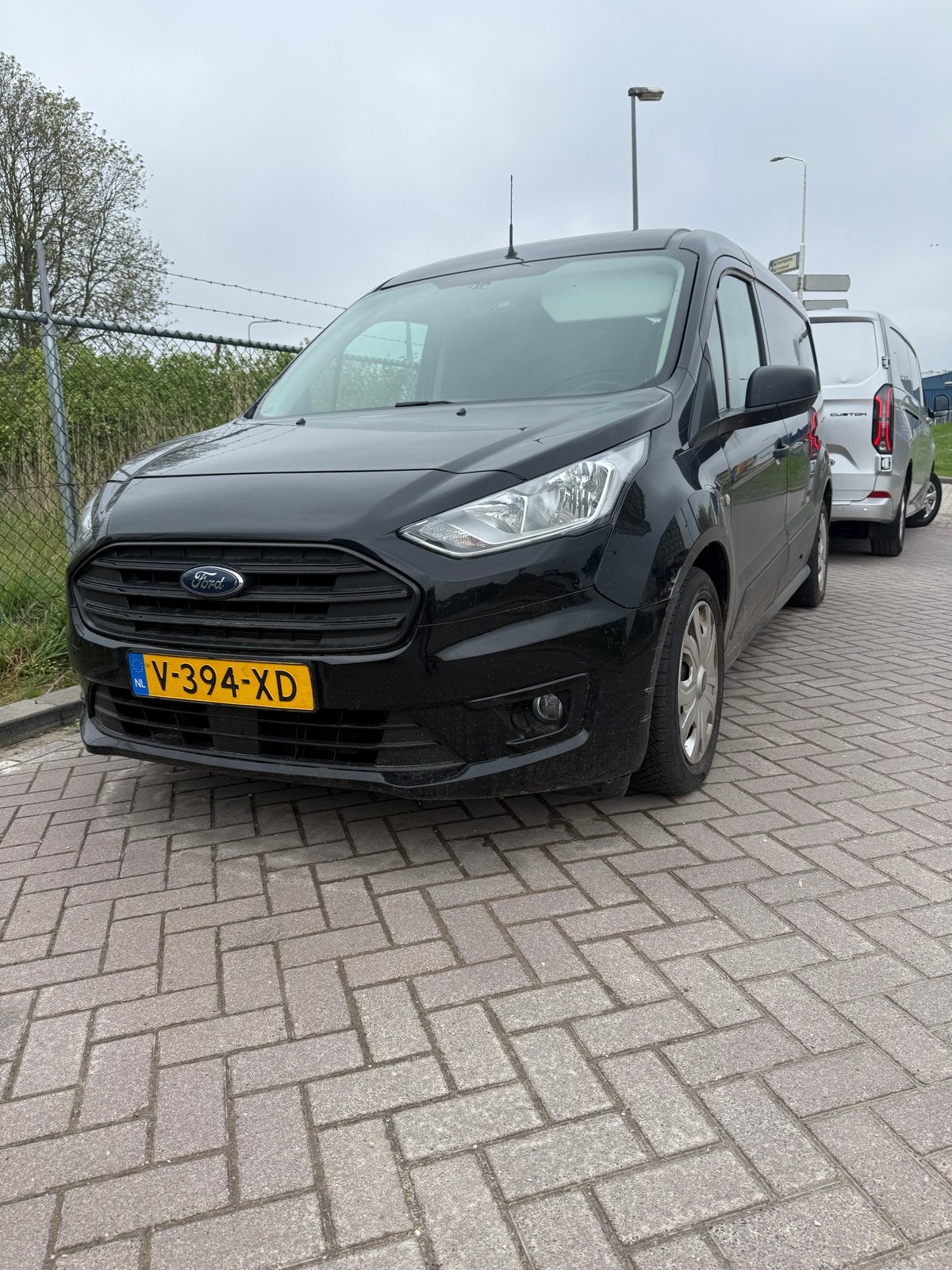 Ford Transit Connect 230 L2 1.5 Tdci 100pk High Payload, Voorwielaandrijving, 4 cilinders, Zwart, Ford