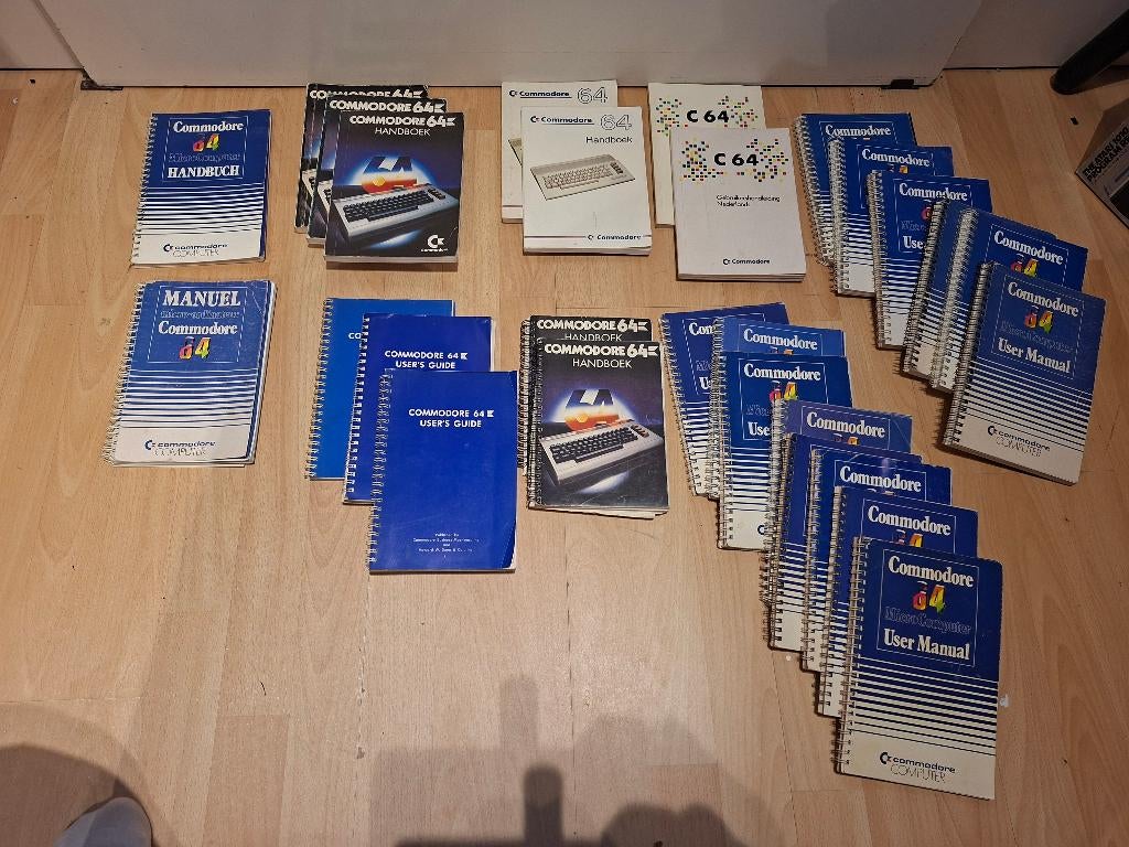 28x Commodore 64 Manuals, Ophalen of Verzenden, Commodore C 64