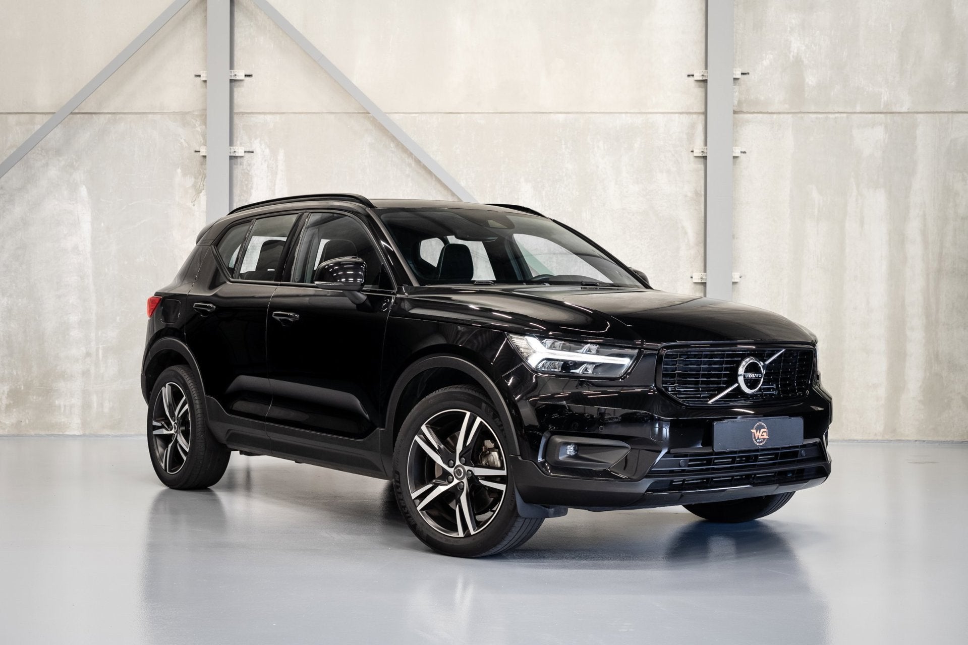 Volvo XC40 1.5 T5 Recharge R-Design | Pano | Stoel en stuur, Zwart, 180 min, Zwart, Plug-in hybride