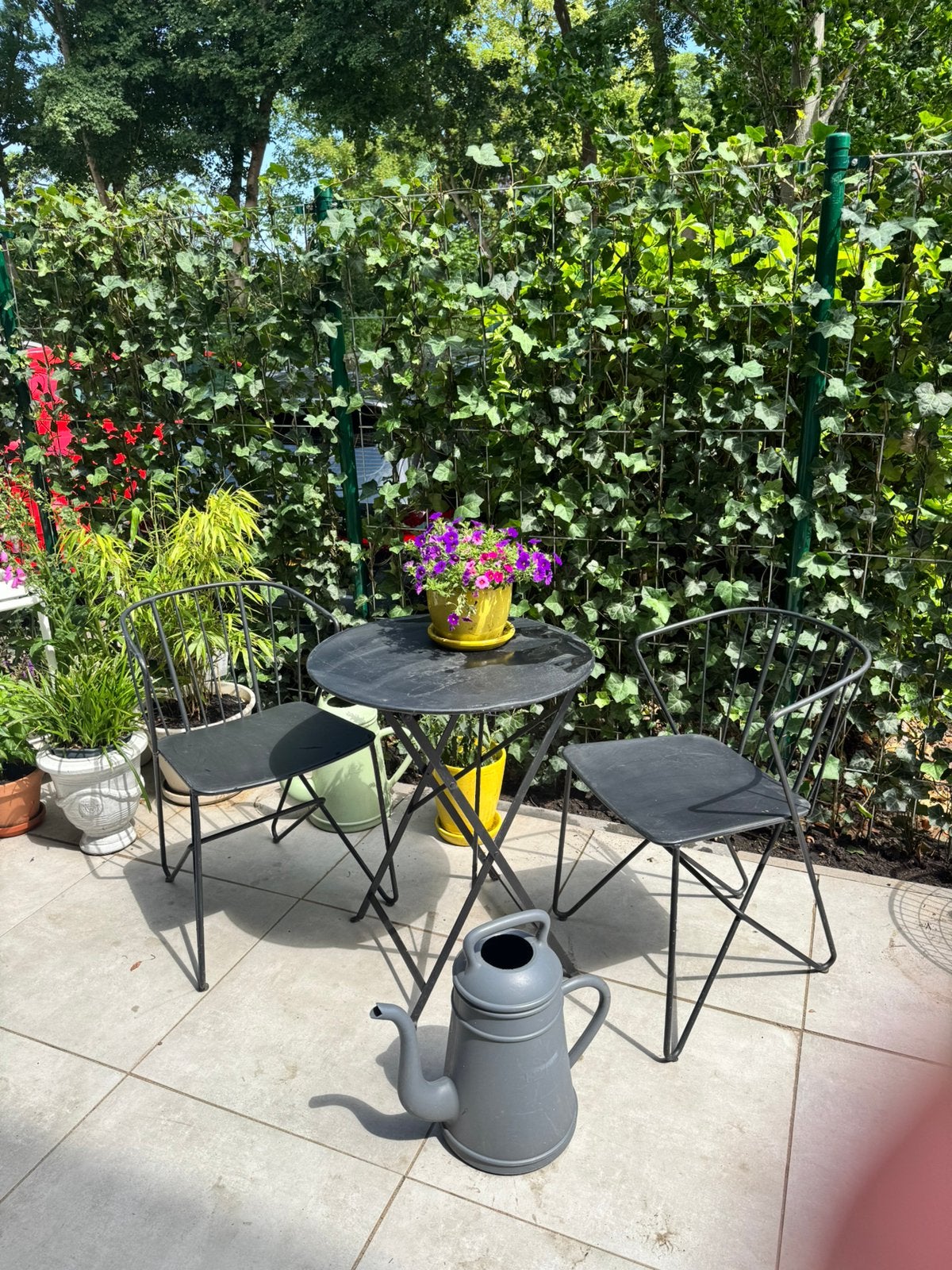 Fermob bistroset tuin zwart, Tuin en Terras, Tuinsets en Loungesets, Ophalen, Zo goed als nieuw, 2 zitplaatsen