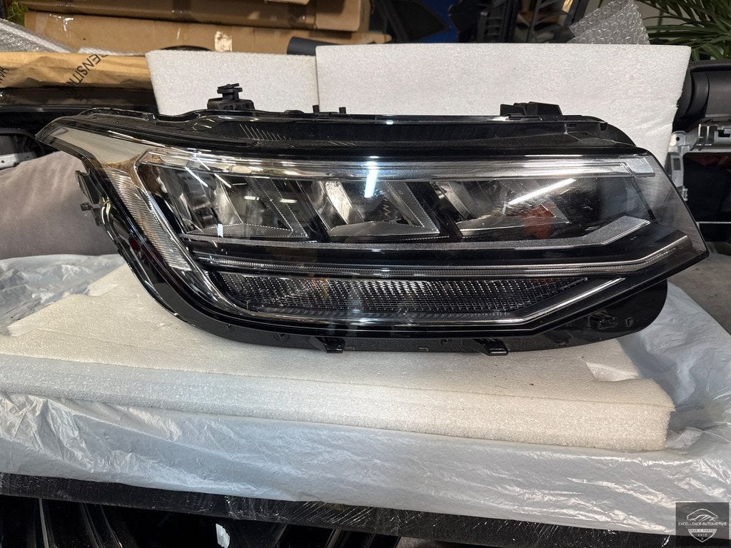 VW Tiguan 5NA Facelift Vol LED Koplamp rechts 5NB941036G, Gebruikt, Volkswagen, Volkswagen AG, Berliner Ring 2
38440  Wolfsburg, DE