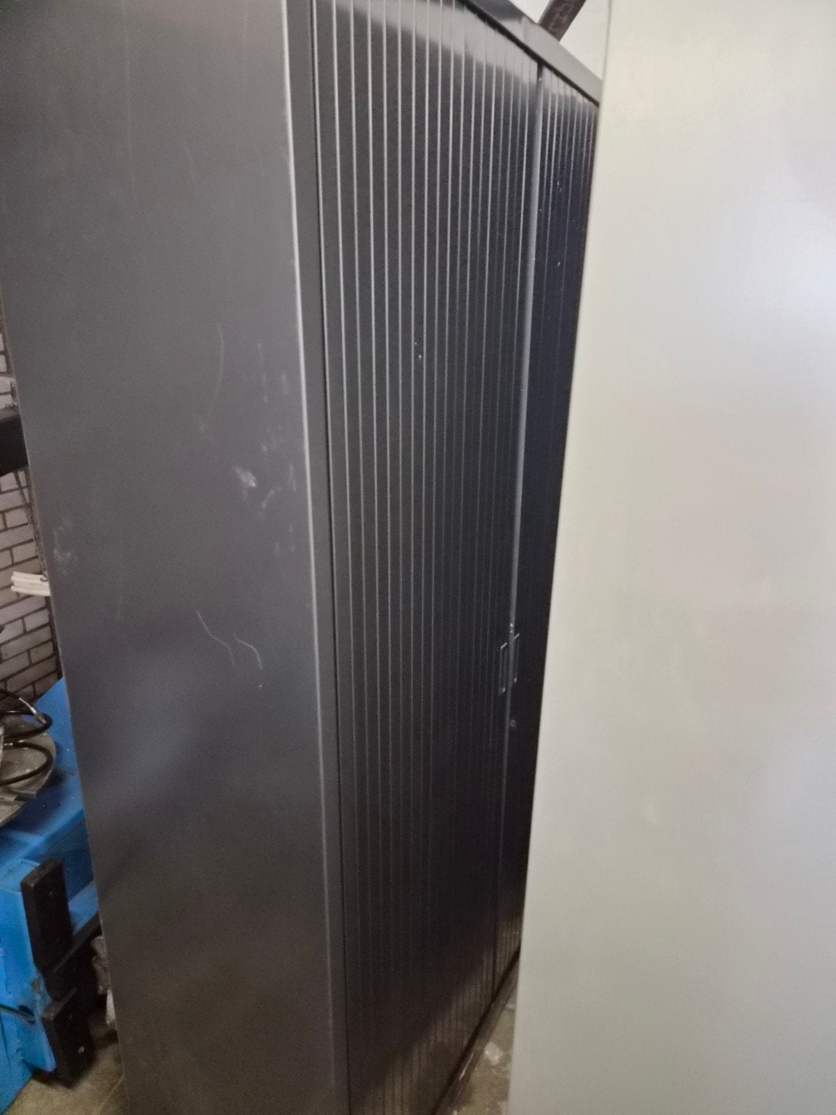 Metalen archiefkast met roldeur en legplanken, Gebruikt, Modern kantoor, Metaal, 25 tot 50 cm