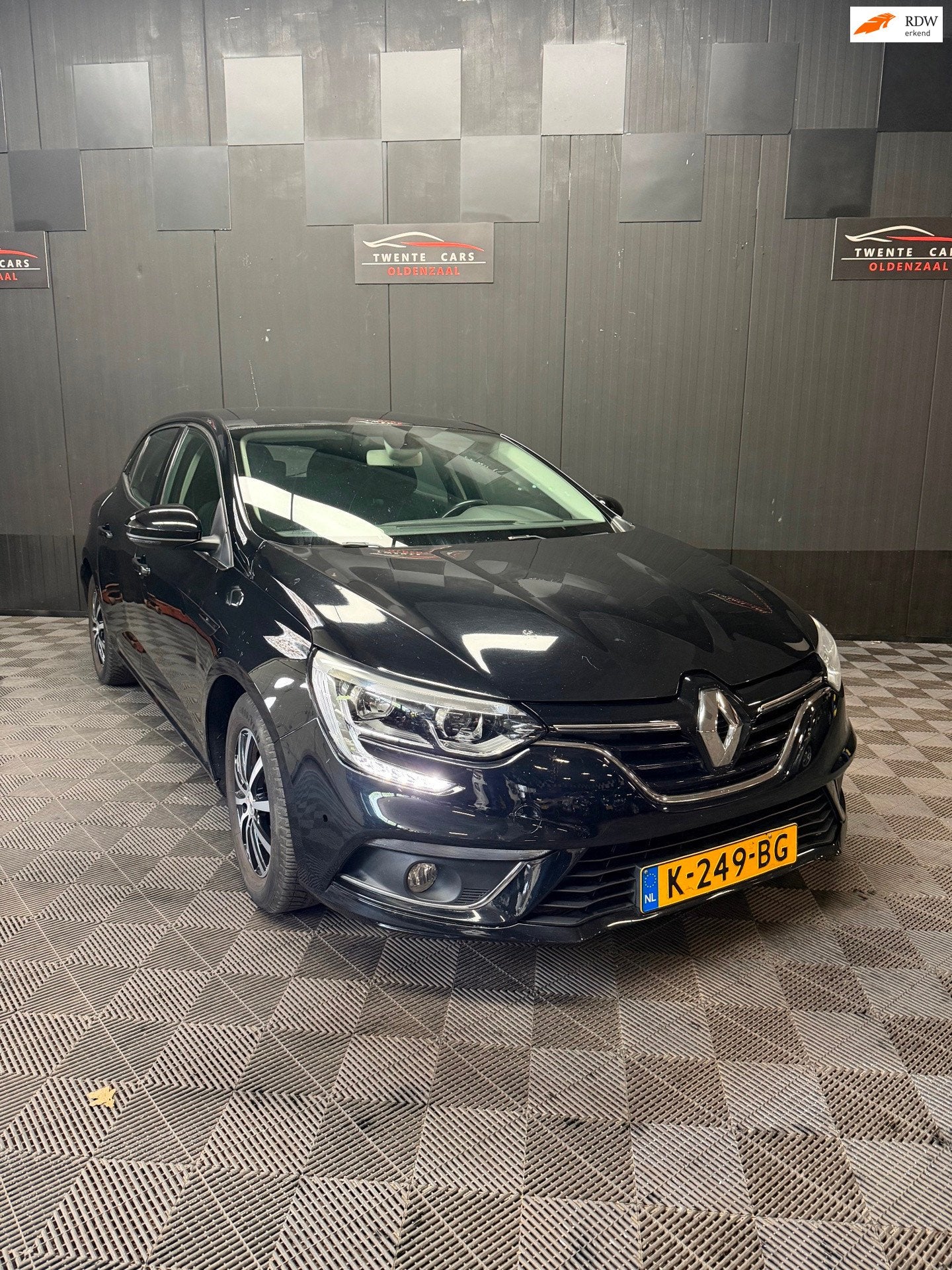 Renault Mégane 1.2 TCe Limited | Led | Cruise | Navi | Nieu, Auto's, Renault, Voorwielaandrijving, Gebruikt, 4 cilinders, Zwart