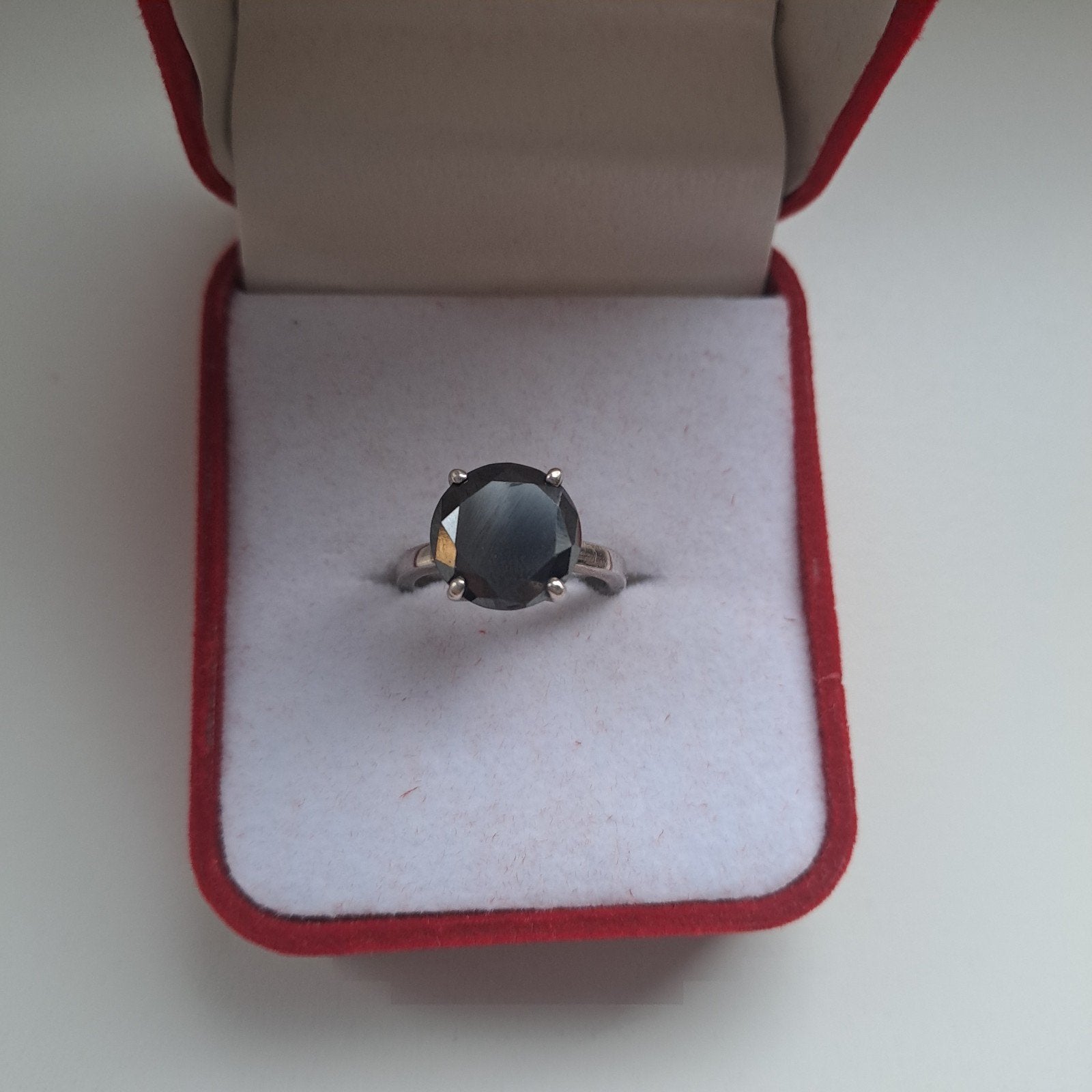 Zilveren ring met grote zwarte diamant, maat 16, Sieraden, Tassen en Uiterlijk, Ophalen, Gebruikt, Kleiner dan 17, Met edelsteen