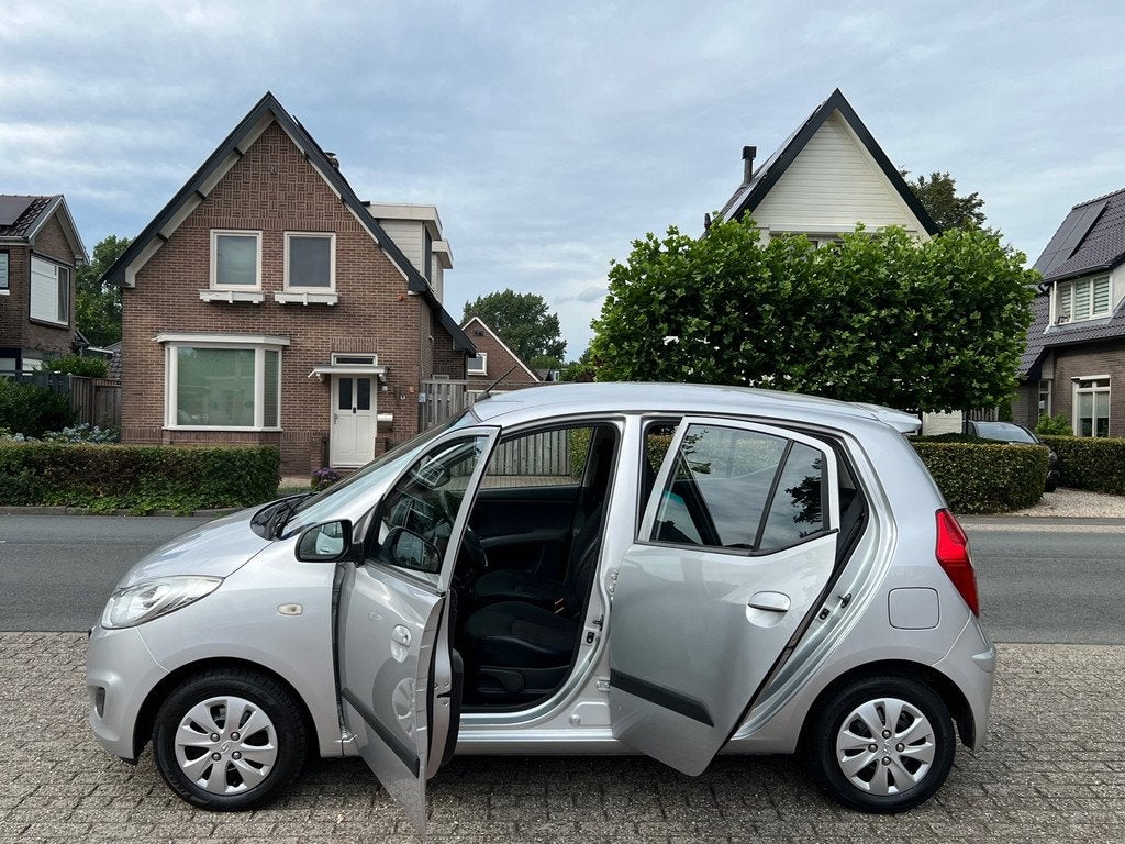 Hyundai I10 1.1 Exclusive 94.000 km NL-AUTO-NAP, Auto's, Hyundai, Euro 5, Gebruikt, 4 cilinders, 400 kg