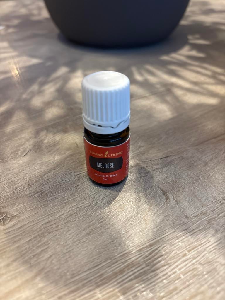 Young Living Melrose Essentiële Olie 5ml, Sieraden, Tassen en Uiterlijk, Ophalen of Verzenden, Nieuw, Bodylotion, Crème of Olie