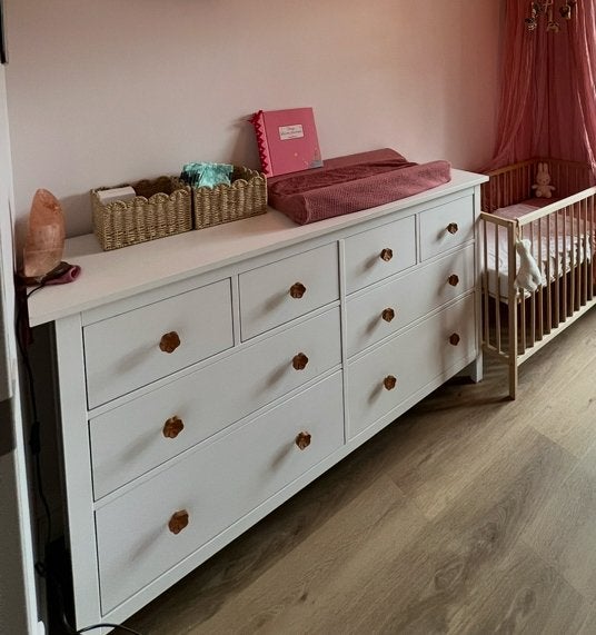 Commode met bloemenknoppen babykamer, Ophalen, Zo goed als nieuw, Jongetje of Meisje