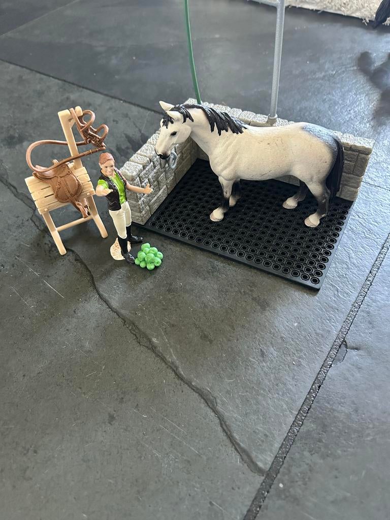 Schleich poetsplaats met paard en ruiter, Ophalen, Gebruikt, Meisje