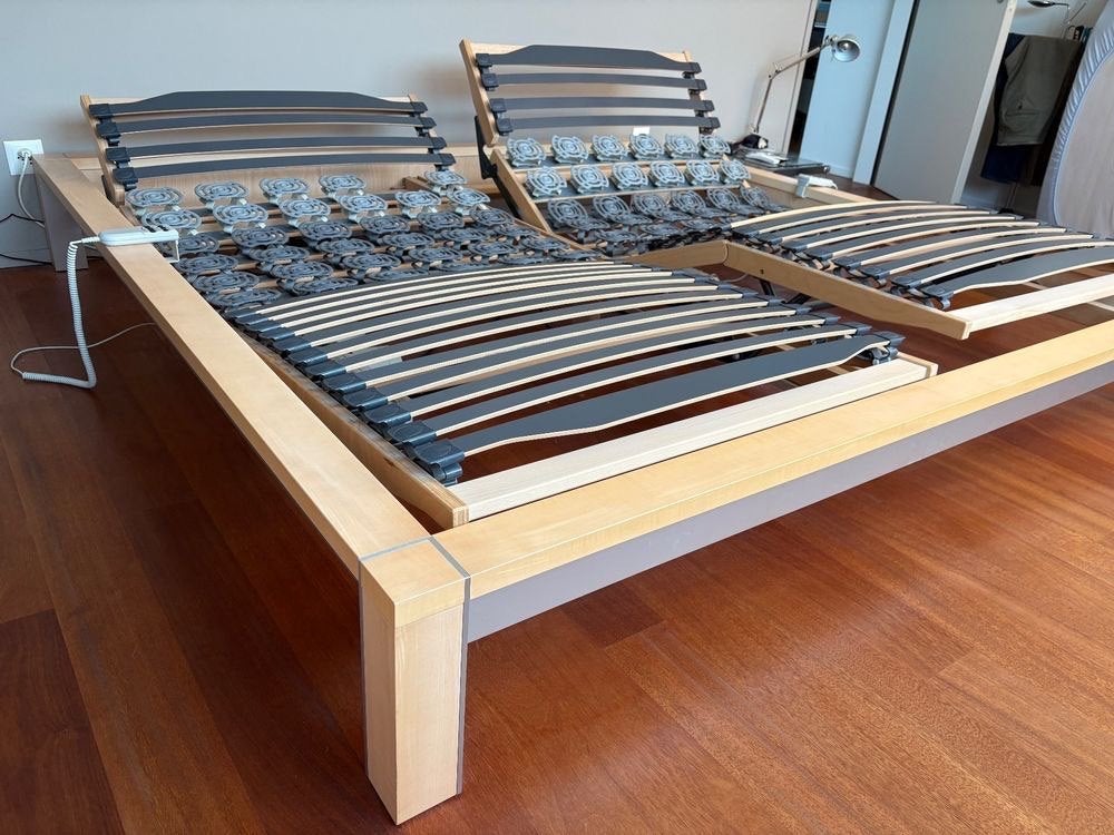 Foto 4 van Nieuwstaat Poliform Tempur electrisch verstelbaar bed incl