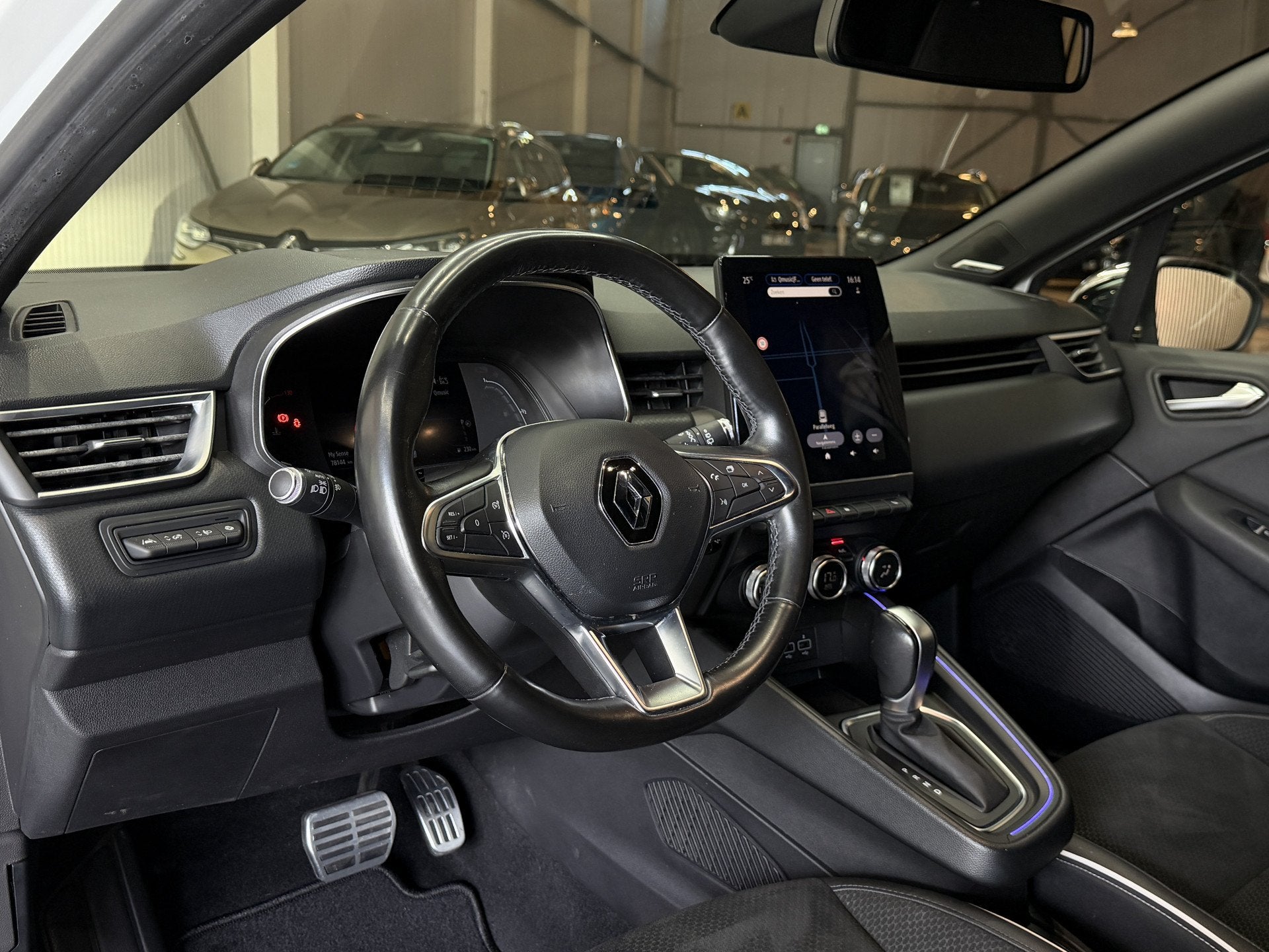 Renault Clio 1.3 TCe 130pk Edition One | Groot navi | Stoel&, 15 km/l, Gebruikt, Zwart, 4 cilinders