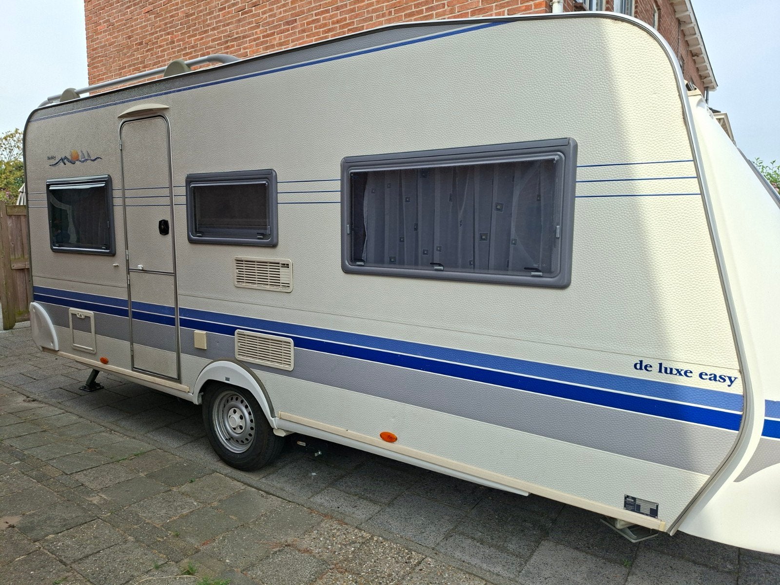 Hobby 495 UK de Luxe Easy 2004 met stapelbed en mover, Caravans en Kamperen, Caravans, Schokbreker, Rondzit, Hobby, Particulier