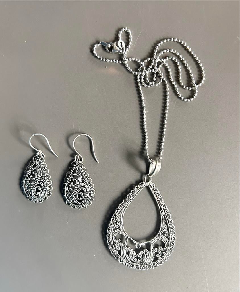 Zilveren filigrain set - hanger en oorbellen, Verzenden, Gebruikt, Zilver, Hangers