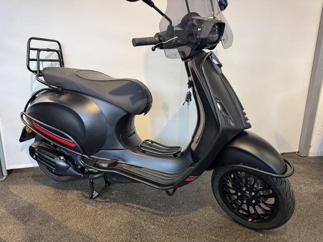 Vespa Sprint-S Brom 45 km/h, Fietsen en Brommers, Scooters | Vespa, Maximaal 45 km/u, Vespa S, Ophalen of Verzenden, Zo goed als nieuw