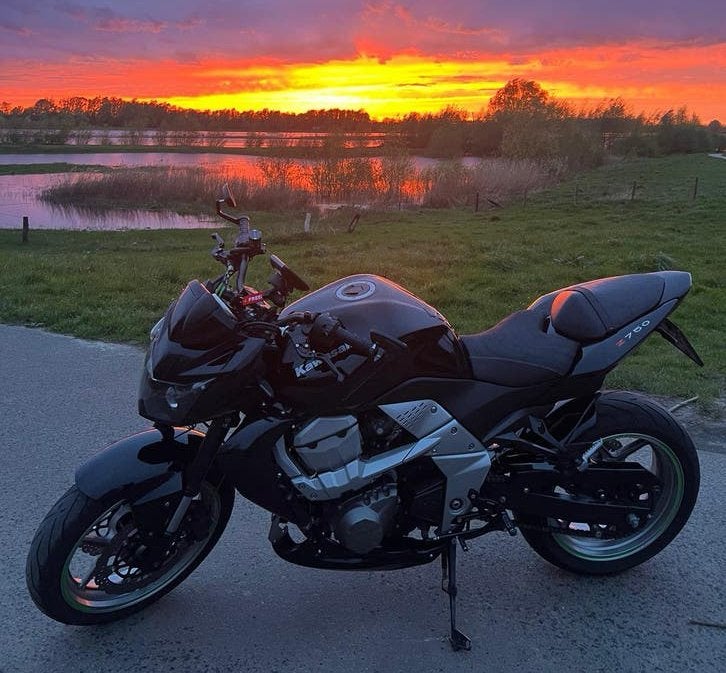 Mooie zwarte Kawasaki Z750 2007 met veel opties en extra’s, Sportuitlaat, 750 cc, 4 cilinders, Particulier