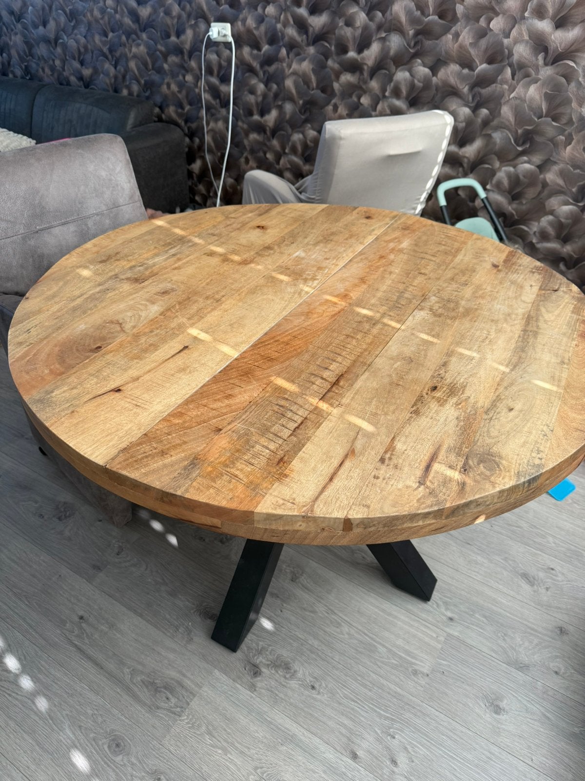 Mangohout eettafel, Ophalen, Zo goed als nieuw, Rond, Hout