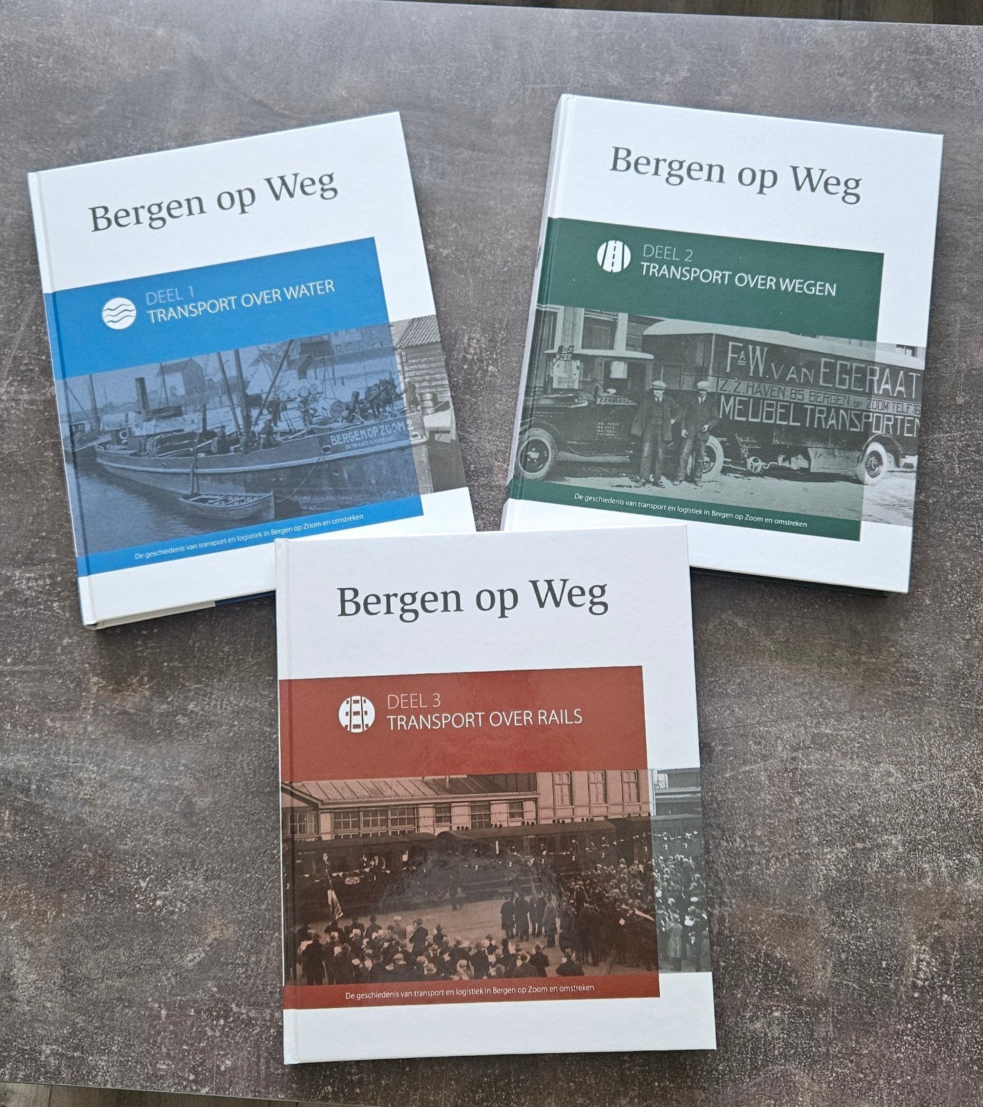 Bergen op Weg geschiedenis van transport in Bergen op Zoom., Ophalen of Verzenden, Zo goed als nieuw