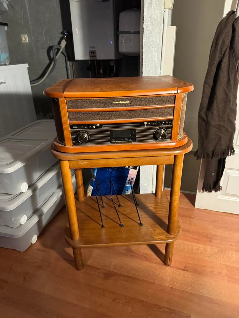 Soundmaster NR545DAB met bijpassende tafel, Ophalen, Zo goed als nieuw, Overige merken