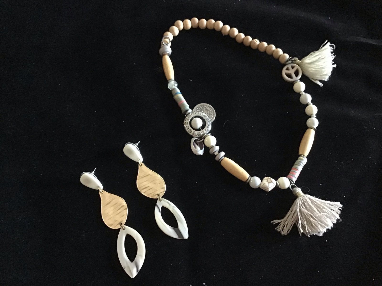 Ibiza oorbellen en armbanden sieraden setjes, Ophalen of Verzenden, Zo goed als nieuw, Overige kleuren, Overige materialen