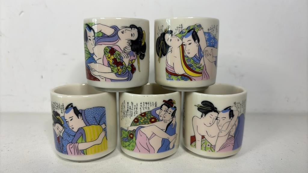 Sake kopjes - Japans erotisch, Verzenden