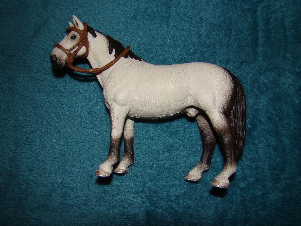 Schleich paard hengst 10 cm hoog 13 cm lang, Verzamelen, Dierenverzamelingen, Ophalen of Verzenden, Zo goed als nieuw, Paard, Beeldje of Figuurtje