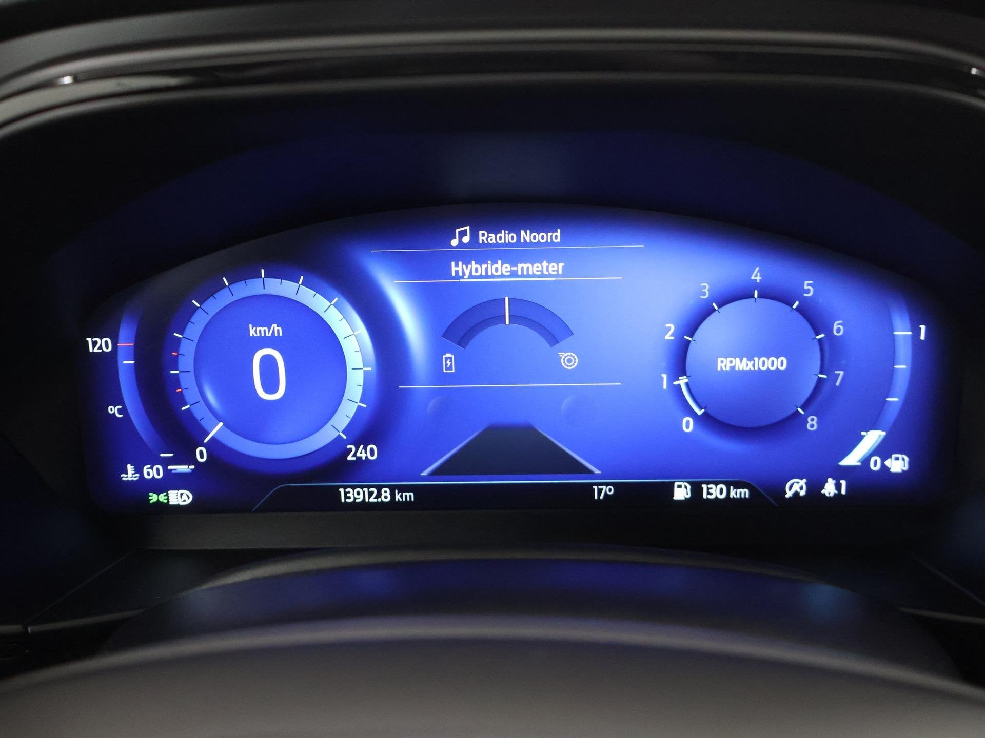 Foto 12 van Ford Focus Wagon 1.0 EcoBoost Hybrid ST Line | Trekhaak | Wi